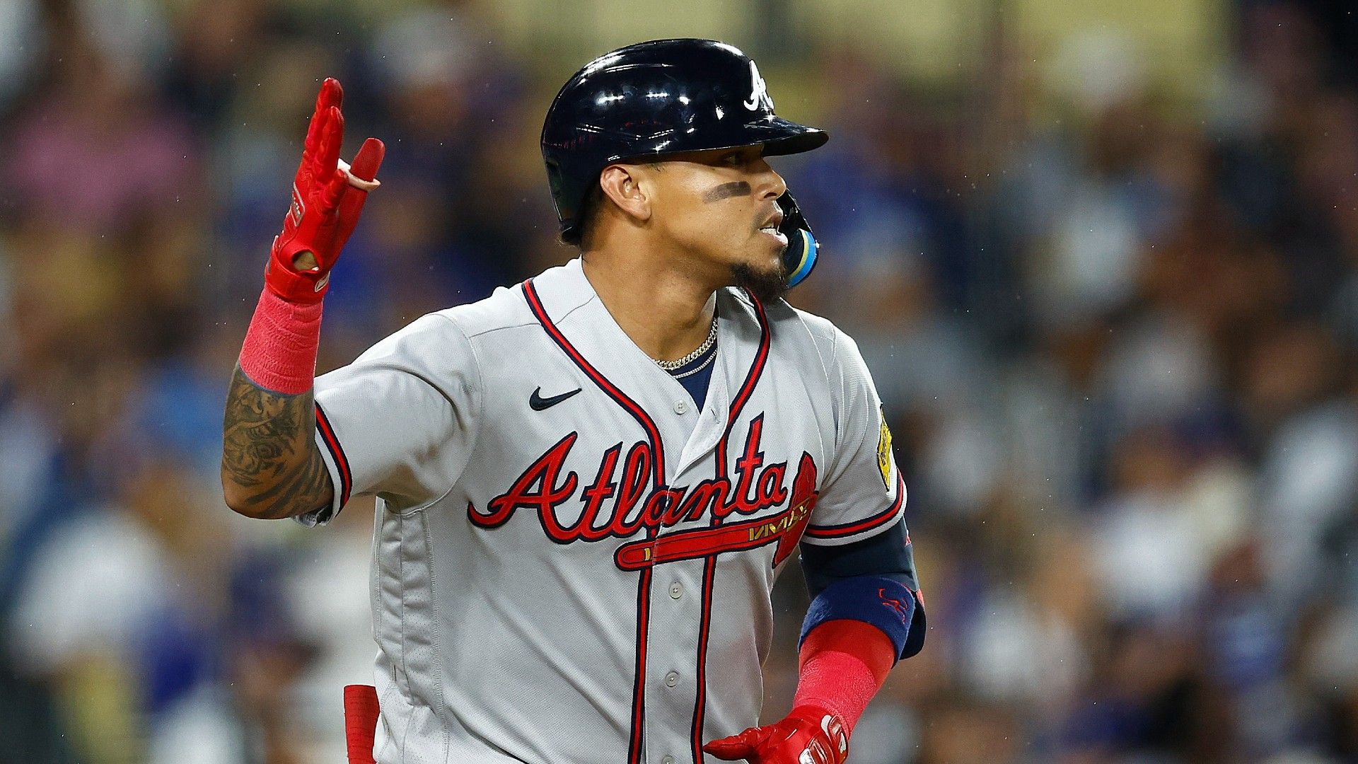 Braves' Orlando Arcia's 3-run homer in 10th secures 6th consecutive win against Dodgers on Saturday