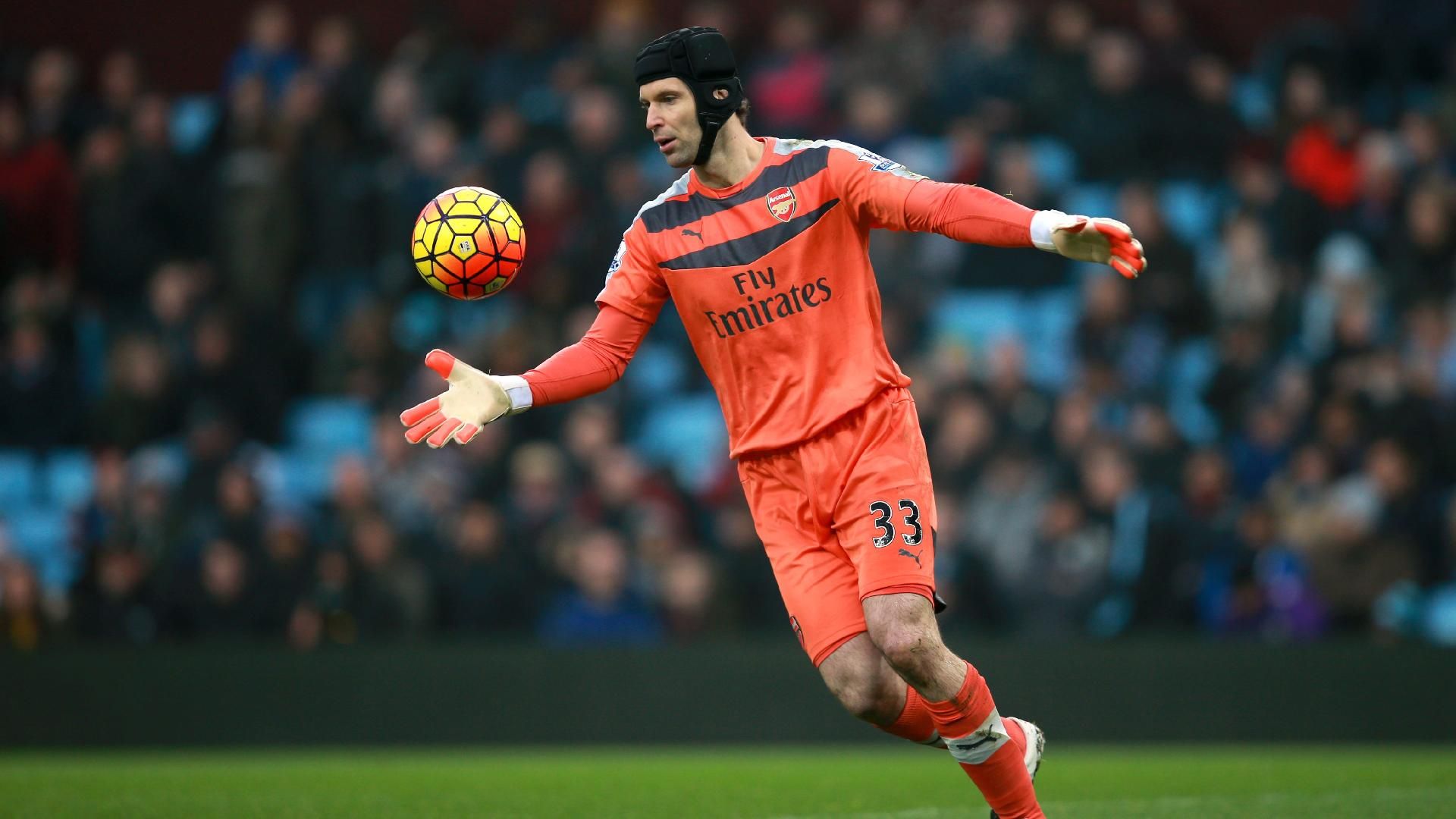 petr-cech-sets-premier-league-clean-sheet-record-on-this-day-in-2015