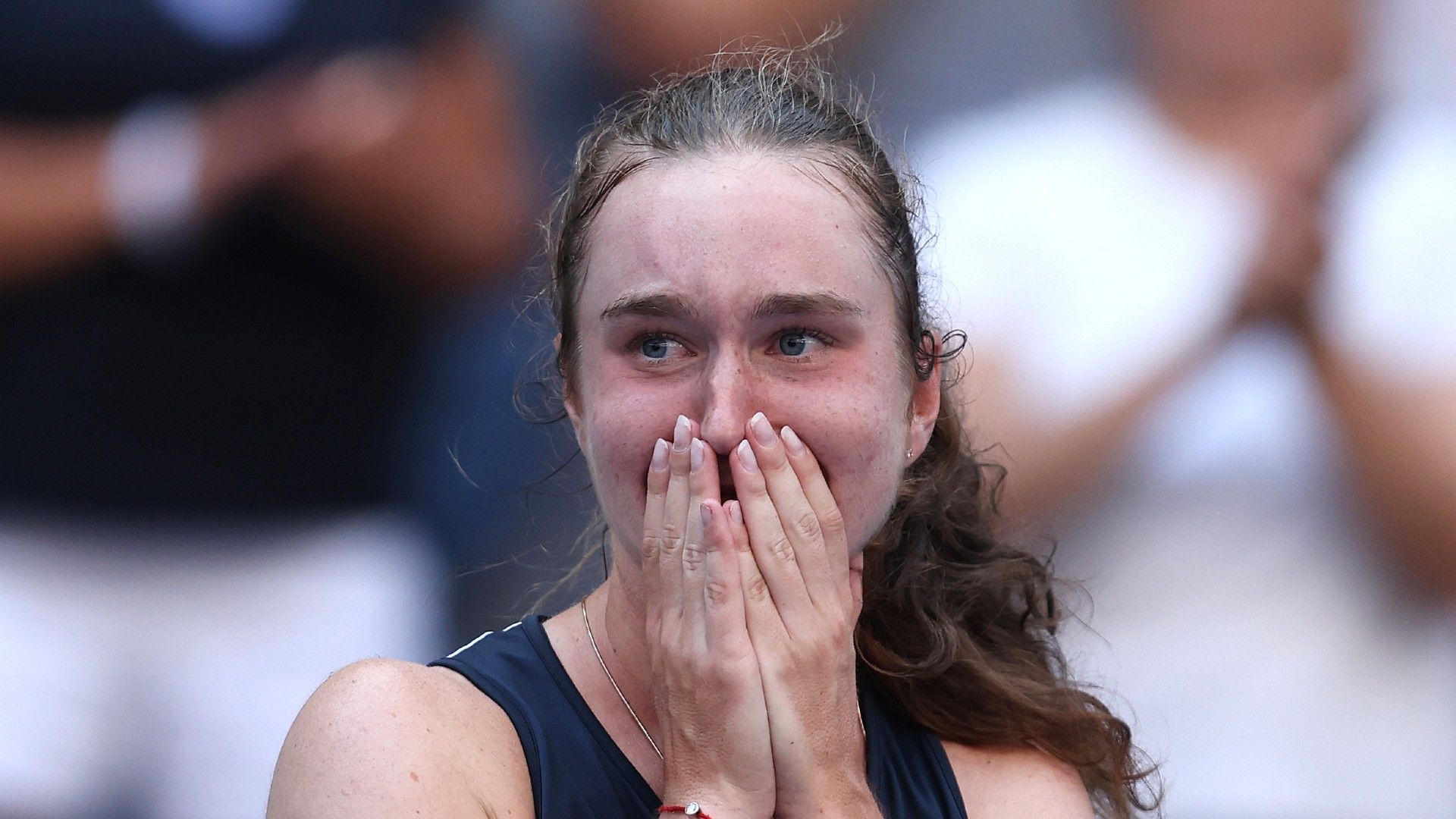 Ukrainian qualifier Snigur surprises by defeating Halep on opening day at US Open