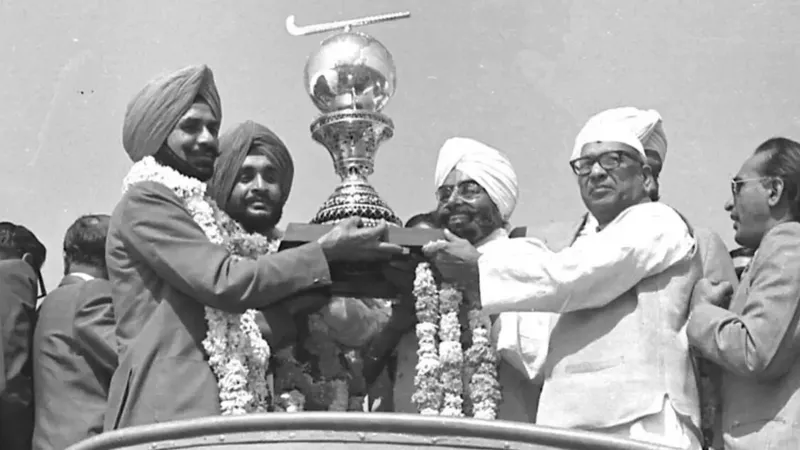 भारत की 1975 वर्ल्‍ड कप जीत की कहानी, कमजोर टीम से हारने के बाद पाकिस्तान को पटखनी देकर बने थे विश्व विजेता