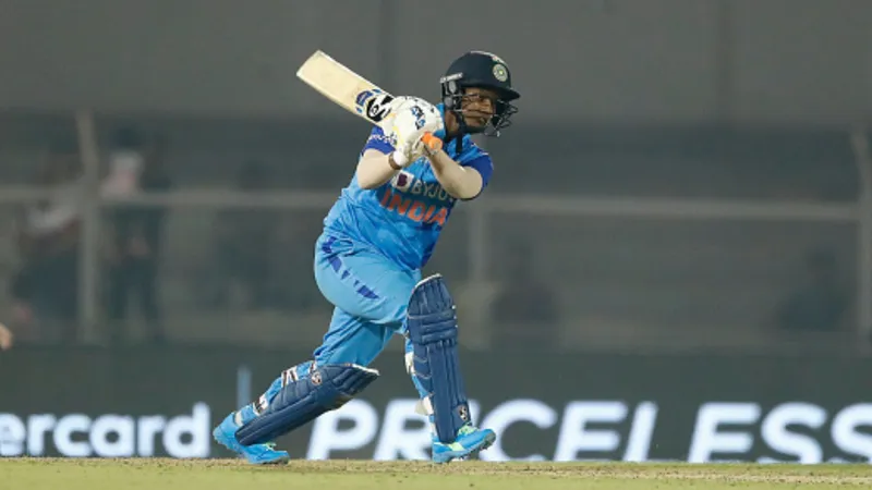 INDW vs SAW : बल्ले और गेंद से दीप्ति शर्मा ने मचाया धमाल, महिला टीम इंडिया ने साउथ अफ्रीका को दी मात