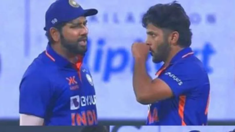 IND vs NZ : दो गेंद पर चटकाए दो विकेट फिर भी शार्दुल पर क्यों भड़के रोहित, video हुआ वायरल