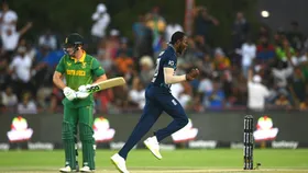 sa vs eng : जोफ्रा आर्चर की स्पीड के आगे साउथ अफ्रीकी बल्लेबाजों ने टेके घुटने, 6 विकेट लेकर इंग्लैंड को दिलाई जीत