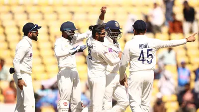 ind vs aus : तीसरे दिन 160 मिनटों में 91 रन पर ढेर हुई ऑस्ट्रेलिया, जडेजा-अश्विन की फिरकी ने भारत को दिलाई पारी व 132 रनों से जीत 