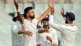 ranji trophy final: टीम इंडिया से बाहर होते ही सौराष्ट्र के गेंदबाज का गदर, 174 पर सिमटा बंगाल, कोहली के दोस्त ने ठोके 69 रन