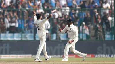 ind vs aus: ऑस्ट्रेलिया के खिलाफ रवींद्र जडेजा का डबल धमाका, कपिल देव के बाद ऐसा करने वाले बने दूसरे भारतीय