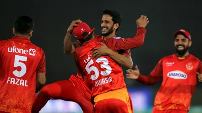 PSL 2023: 17 पर गिरे 4 विकेट तो अकमल-नजीबुल्लाह ने छक्कों की झड़ी लगाई मगर शादाब खान की टीम ने फिर बाजी मारी