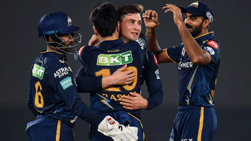 IPL 2023: अफगान बॉलर ने लिया पहला आईपीएल विकेट तो भाई ने खुशी-खुशी में तोड़ दिया दरवाजा