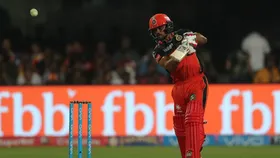 kedar jadhav : rcb के बल्लेबाज का बवाल,11 चौके व तीन छक्के से ठोके 85 रन, टीम को दिलाई 26 रनों से जीत