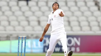Navdeep Saini: इंग्लैंड में छा गए नवदीप सैनी, पहली ही गेंद पर बिखेर दिए इंग्लिश बल्लेबाज के स्टंप्स, देखिए Video