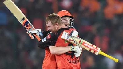 IPL 2024 SRH Squad: इंडियन प्रीमियर लीग और PSL दोनों में शतक जड़ने वाले पहले बल्‍लेबाज को सनराइजर्स हैदराबाद ने किया रिलीज, जानें पूरा स्‍क्‍वॉड - IPL 2024 SRH Squad: इंडियन प्रीमियर लीग और PSL दोनों में शतक जड़ने वाले पहले बल्‍लेबाज को हैदराबाद ने किया रिलीज