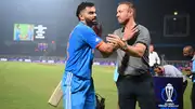 AB de Villiers congratulating Virat Kohli during ODI World Cup 2023 (Getty Images)