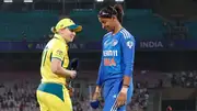 Alyssa Healy (L) of Australia and Harmanpreet Kaur (R) of India. (Getty Images)