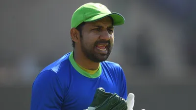 Sarfaraz Ahmed breaks silence on reports of leaving Pakistan and moving to UK due to uncertain future