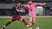 Yosuke Ideguchi of Vissel Kobe (L) and Lionel Messi of Inter Miami compete for the ball. (Getty Images)