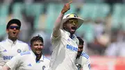 Shreyas Iyer (right) celebrate with his teammates in this frame. (Getty) 