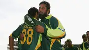 Inzamam-ul-Haq hugs Mohammad Hafeez (File Photo: Getty Images)