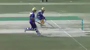 Sarfaraz Ahmed and Rilee Rossouw at the same end before the former was run-out (Screengrab: PSL, X)