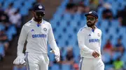 KL Rahul (L) and Virat Kohli (R).