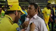 MS Dhoni signs Sunil Gavaskar's shirt during IPL 2023 (Photo Courtesy: CSK, Instagram)