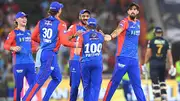 Ishant Sharma celebrates the wicket of Shubman Gill with his teammates (Getty Images)