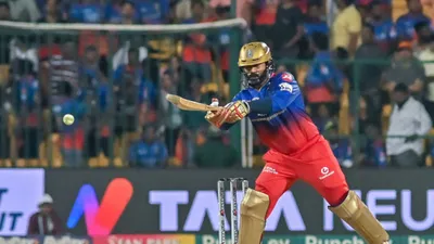 KKR vs RCB : दिनेश कार्तिक ने केकेआर के खिलाफ मैदान में आते ही रचा इतिहास, धोनी और रोहित के ख़ास क्लब में बनाई जगह  - KKR vs RCB IPL 2024 dinesh karthik made history record in club of ms dhoni and rohit sharma 