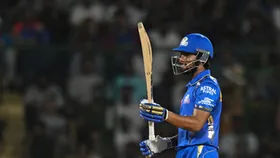 तिलक वर्मा ने दिल्ली कैपिटल्स के खिलाफ 63 रन की पारी खेली.