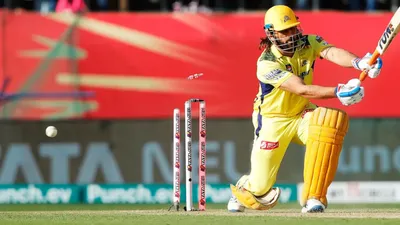 MS Dhoni hits back by irfan pathan for batting at number-9 says it does not work for Chennai PBKS vs CSK IPL 2024