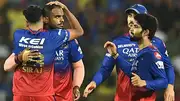 Yash Dayal celebrates a wicket with his teammates (Getty Images)