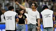 Shah Rukh Khan alongside his daughter Suhana Khan greets fans after their team's win against Sunrisers Hyderabad (Getty Images)