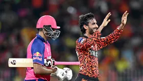 राजस्थान के सामने आर. अश्विन का विकेट लेने के बाद शाहबाज अहमद 