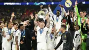 Real Madrid's Toni Kroos celebrates with the trophy after the UEFA Champions League Final win over Borussia Dortmund (Getty Images)