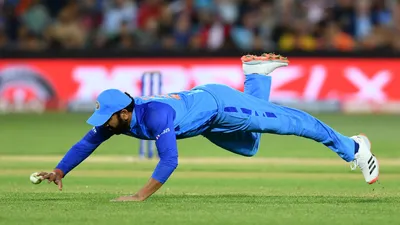 Most Catches in T20 World Cup: इस खिलाड़ी के नाम टी20 वर्ल्‍ड कप में सबसे ज्‍यादा कैच लेने का रिकॉर्ड, रोहित शर्मा बन सकते हैं नंबर वन - Most Catches in T20 World Cup AB de Villiers top david warner Martin Guptill Glenn Maxwell rohit sharma 