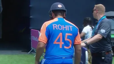 Rohit Sharma Injury: रोहित शर्मा आयरलैंड के खिलाफ मैच में चोटिल, रिटायर हर्ट होकर छोड़ी बैटिंग, जानिए पूरा मामला - rohit sharma retired hurt after hurt by josh little ball in india vs ireland t20 world cup match