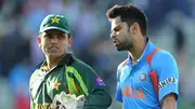 Kamran Akmal with Virat Kohli (Getty Images)