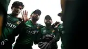 Babar Azam talking to players during the huddle (Getty Images)