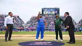 T20 World Cup 2024 में भारत और पाकिस्तान मैच के दौरान रोहित शर्मा व बाबर आजम 