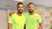 Hardik Pandya (right) and his brother Krunal Pandya in this frame. (X)