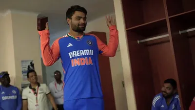 'Mujhe batting se zyada fielding pasand hai': Rinku Singh stands on stool in dressing room after getting medal for 'Fielder of the series' in Zimbabwe