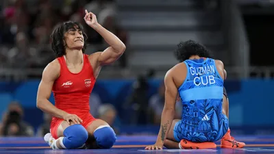 Vinesh Phogat Silver : विनेश फोगाट को सिल्वर मेडल मिलते ही पदक तालिका में कितने स्थान की छलांग लगाएगा भारत, जानिए - Vinesh Phogat Silver medal case will india overtake pakistan in paris olympic medal tally after vinesh medal