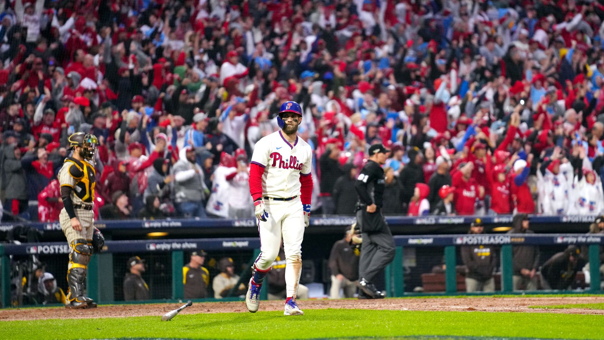 Hot Harper carries Phillies into 1st World Series since 2009