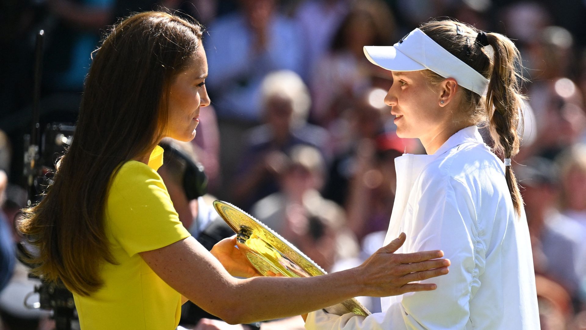 Rybakina defies ban to secure Russian victory at Wimbledon